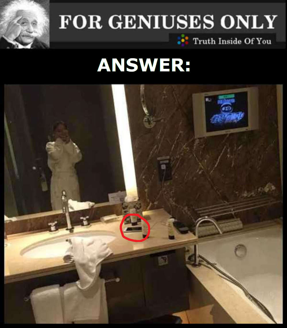 Girlfriend said she had a hotel reservation and that she was waiting for me. I decide to break up with her when I saw her picture! Do You See Anythimg Wrong ANSWER